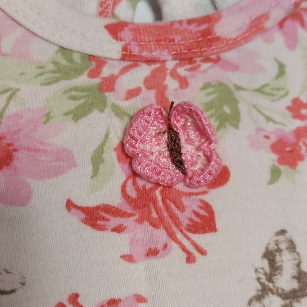 Floral Baby Nay Top and Bottom Outfit with Ruffle Details - Picture 3 of 10